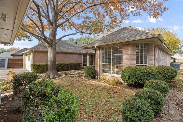2833 Manorwood Trail, Fort Worth, TX 76109