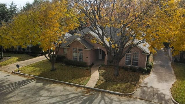 2833 Manorwood Trail, Fort Worth, TX 76109