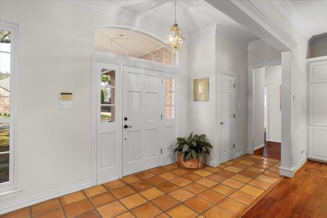 2833 Manorwood Trail, Fort Worth, TX 76109