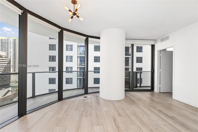 55 SW 9 St 1208, Miami, FL 33130
