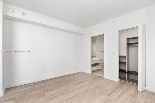 55 SW 9 St 1208, Miami, FL 33130