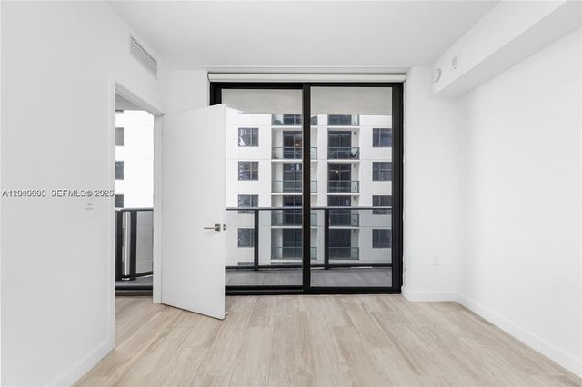 55 SW 9 St 1208, Miami, FL 33130
