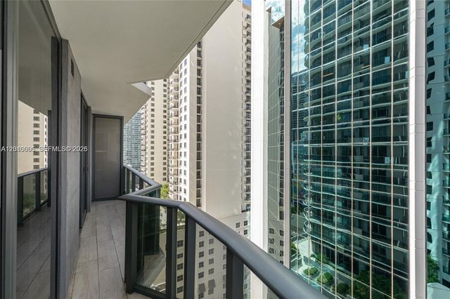 55 SW 9 St 1208, Miami, FL 33130