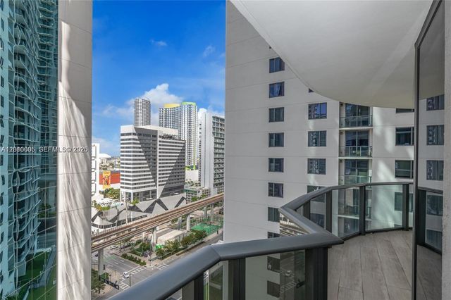 55 SW 9 St 1208, Miami, FL 33130
