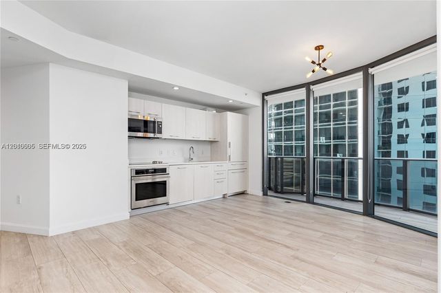 55 SW 9 St 1208, Miami, FL 33130