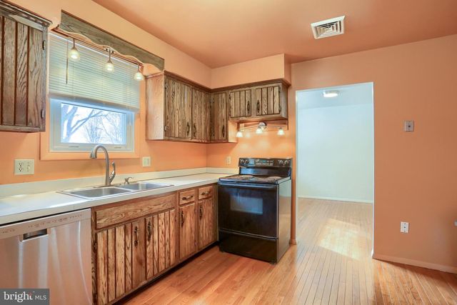 1312 SCENERY DRIVE, Mechanicsburg, PA 17050