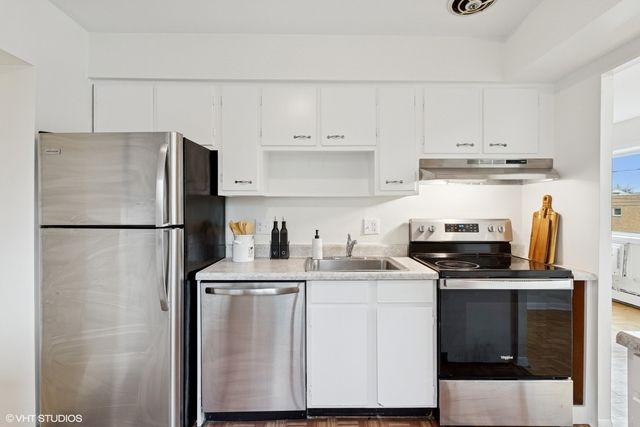 1136 Greenleaf Avenue 205, Wilmette, IL 60091