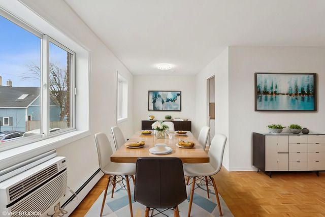 1136 Greenleaf Avenue 205, Wilmette, IL 60091