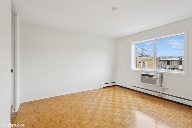 1136 Greenleaf Avenue 205, Wilmette, IL 60091