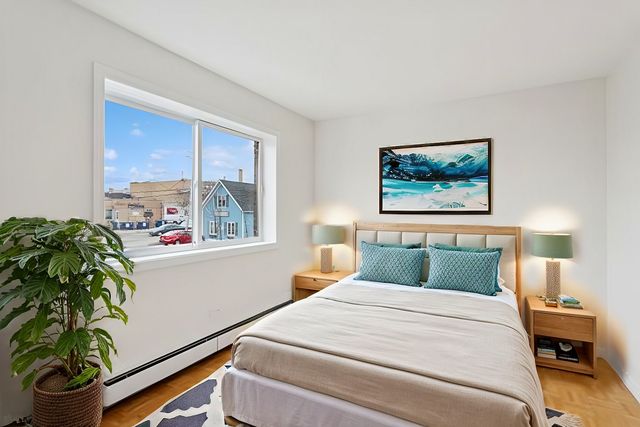 1136 Greenleaf Avenue 205, Wilmette, IL 60091