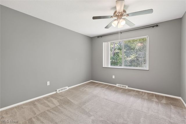 9582 Fernwood Drive, Olmsted Falls, OH 44138