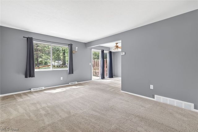 9582 Fernwood Drive, Olmsted Falls, OH 44138