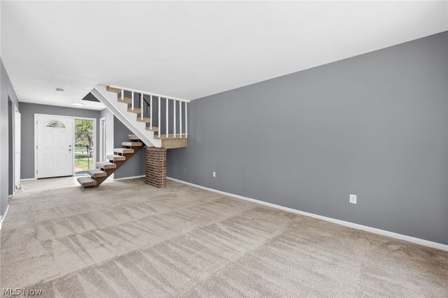 9582 Fernwood Drive, Olmsted Falls, OH 44138