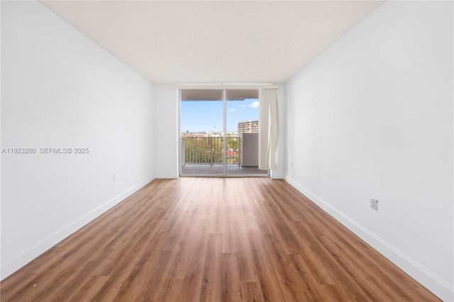 1300 NE Miami Gardens Dr 512E, Miami, FL 33179