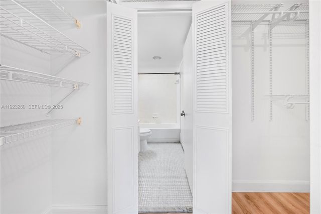 1300 NE Miami Gardens Dr 512E, Miami, FL 33179