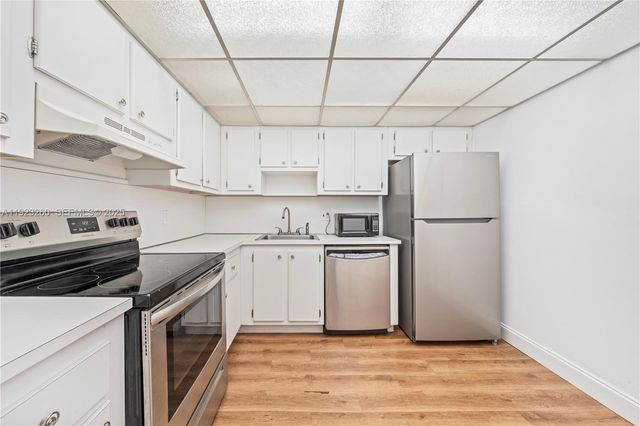 1300 NE Miami Gardens Dr 512E, Miami, FL 33179