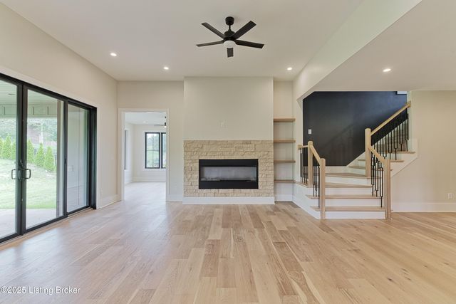 6609 Clore Lake Rd, Crestwood, KY 40014