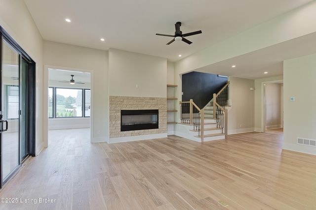 6609 Clore Lake Rd, Crestwood, KY 40014