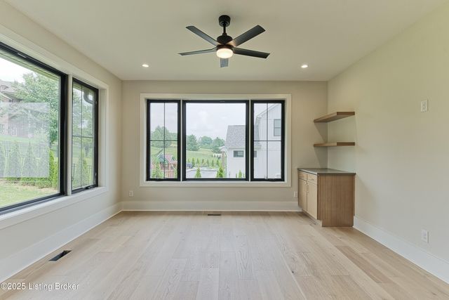 6609 Clore Lake Rd, Crestwood, KY 40014