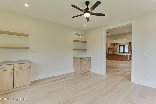 6609 Clore Lake Rd, Crestwood, KY 40014