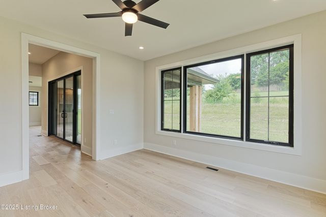 6609 Clore Lake Rd, Crestwood, KY 40014