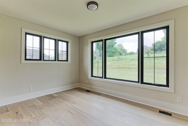 6609 Clore Lake Rd, Crestwood, KY 40014