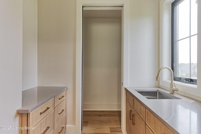 6609 Clore Lake Rd, Crestwood, KY 40014