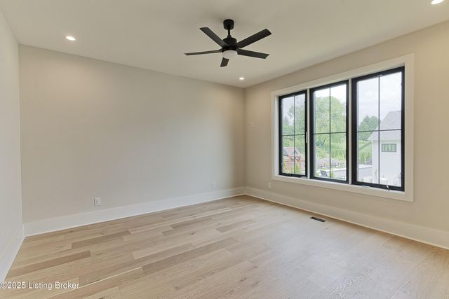 6609 Clore Lake Rd, Crestwood, KY 40014