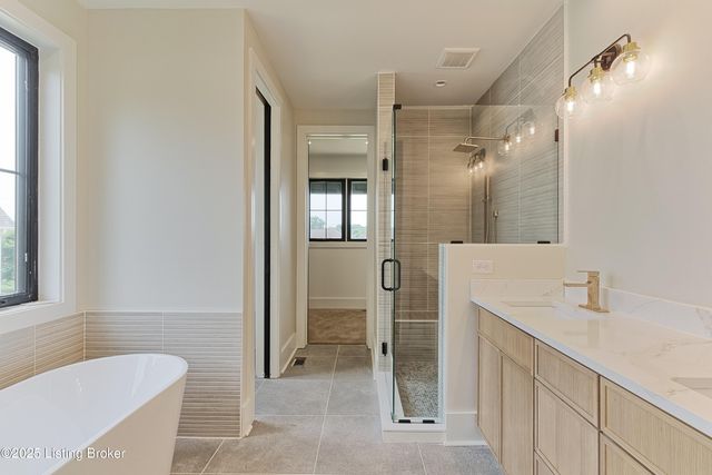 6609 Clore Lake Rd, Crestwood, KY 40014