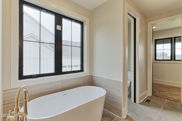 6609 Clore Lake Rd, Crestwood, KY 40014