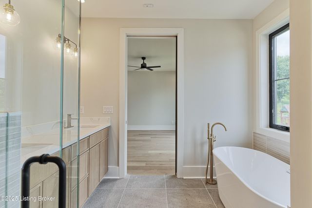 6609 Clore Lake Rd, Crestwood, KY 40014