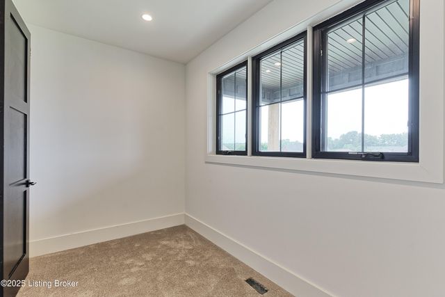 6609 Clore Lake Rd, Crestwood, KY 40014