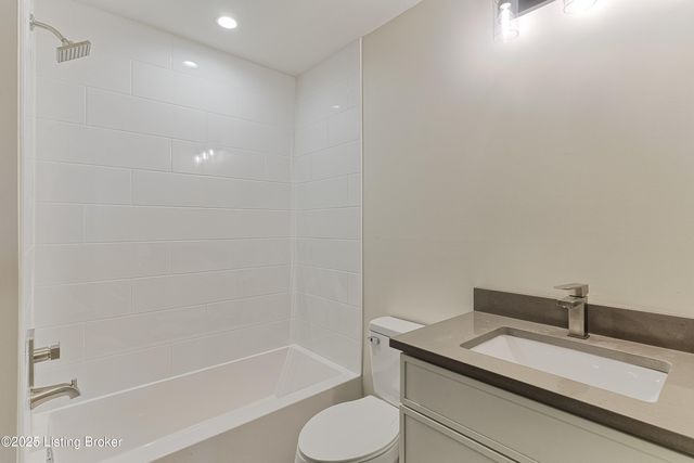 6609 Clore Lake Rd, Crestwood, KY 40014