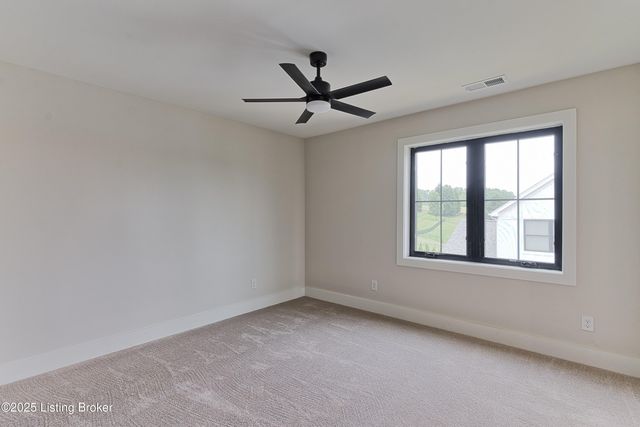 6609 Clore Lake Rd, Crestwood, KY 40014