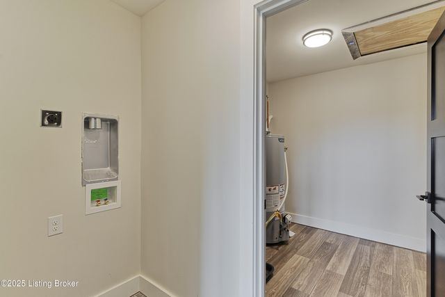 6609 Clore Lake Rd, Crestwood, KY 40014