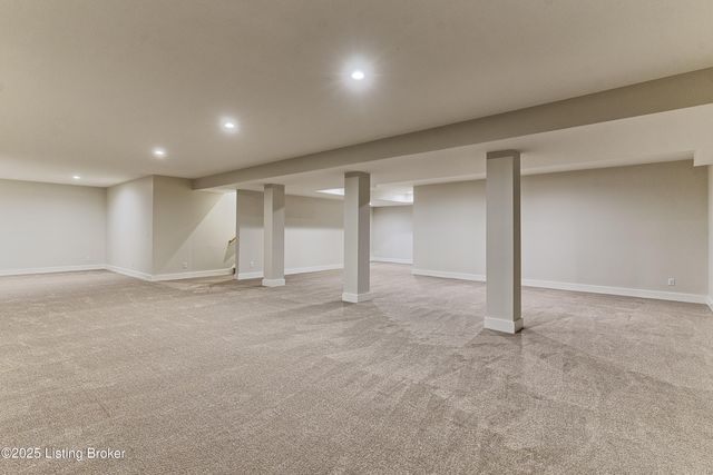 6609 Clore Lake Rd, Crestwood, KY 40014