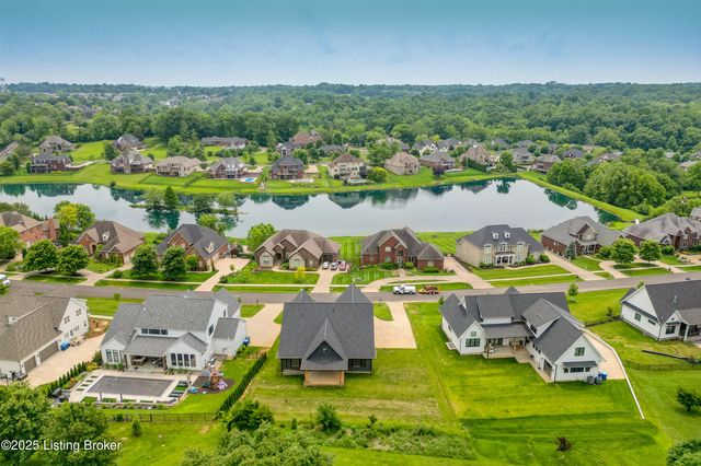 6609 Clore Lake Rd, Crestwood, KY 40014