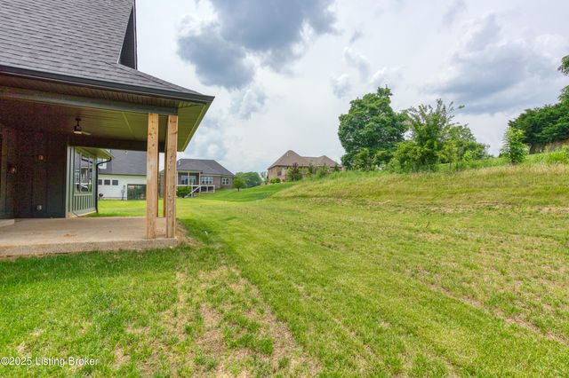 6609 Clore Lake Rd, Crestwood, KY 40014