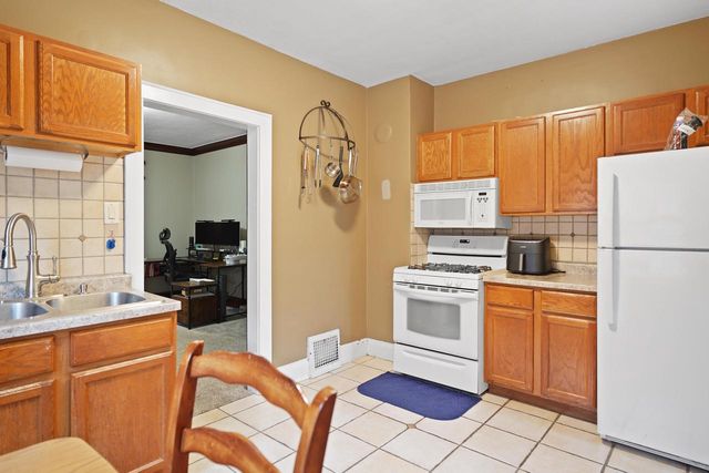 7325 24th AVENUE, Kenosha, WI 53143