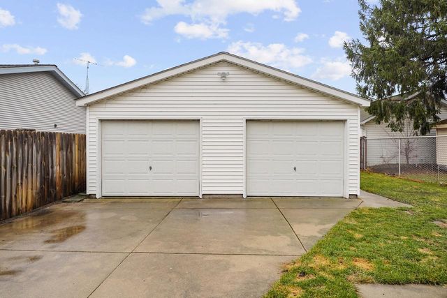 7325 24th AVENUE, Kenosha, WI 53143