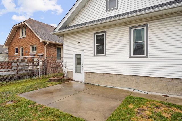 7325 24th AVENUE, Kenosha, WI 53143