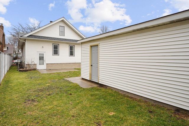 7325 24th AVENUE, Kenosha, WI 53143