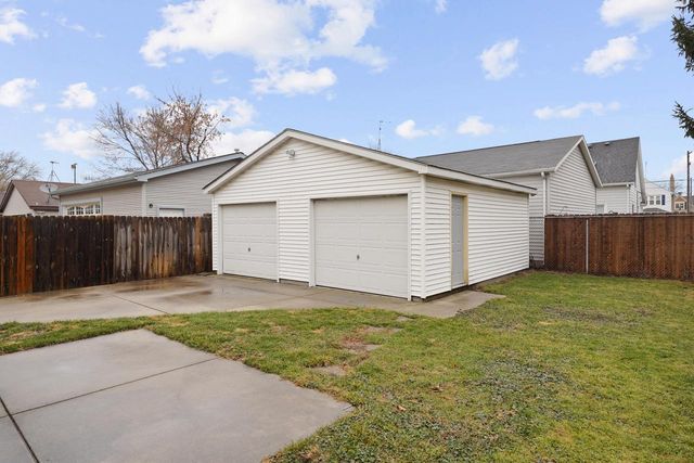 7325 24th AVENUE, Kenosha, WI 53143