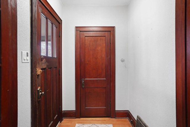 7325 24th AVENUE, Kenosha, WI 53143