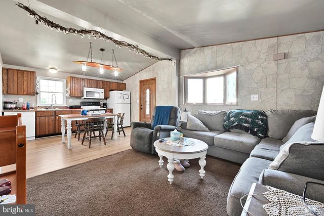 118 E RUDDLE ST, Coaldale, PA 18218