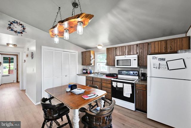 118 E RUDDLE ST, Coaldale, PA 18218