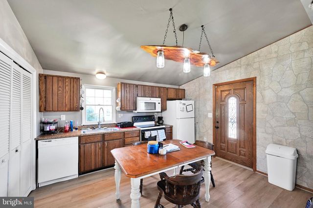 118 E RUDDLE ST, Coaldale, PA 18218