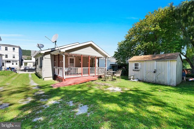 118 E RUDDLE ST, Coaldale, PA 18218