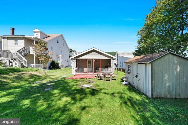118 E RUDDLE ST, Coaldale, PA 18218