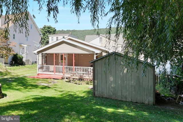 118 E RUDDLE ST, Coaldale, PA 18218